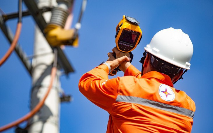 Người dân sử dụng điện dưới 710 kWh sẽ trả ít tiền hơn khi áp biểu giá điện 5 bậc