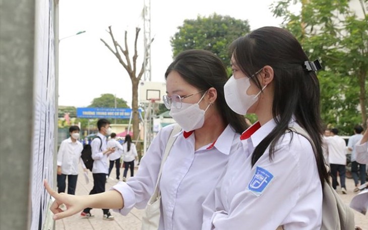 Từ 2024, học sinh mầm non, phổ thông thuộc hộ cận nghèo Hà Nội sẽ được miễn 100% học phí