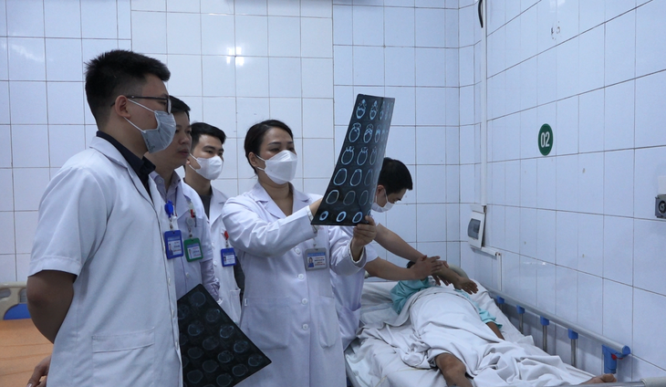 Tầm quan trọng của việc phục hồi chức năng cho người đột quỵ- Ảnh 2.