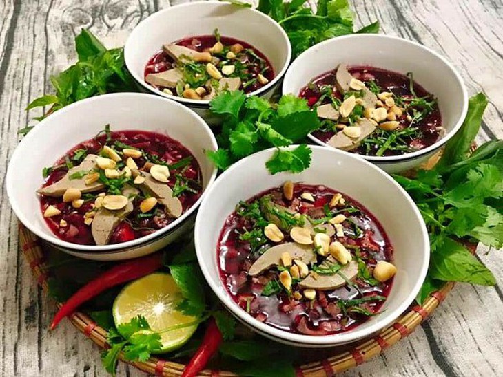 Cảnh giác với bệnh lây truyền qua thực phẩm không an toàn dịp cuối năm- Ảnh 2. Cảnh giác với bệnh lây truyền qua thực phẩm không an toàn dịp cuối năm- Ảnh 2.
