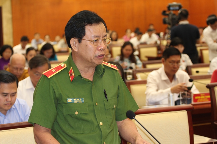 Công an TPHCM khẳng định không dùng chung đầu thổi khi kiểm tra nồng độ cồn- Ảnh 1.