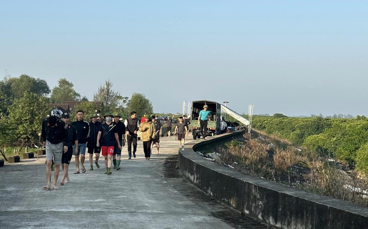 Xuyên đêm truy bắt 2 phạm nhân bỏ trốn