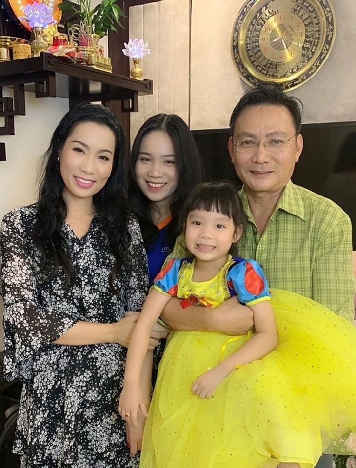 Đời thực tuổi U50 của Á hậu Việt Nam đầu tiên đạt danh hiệu NSND: Chồng đại gia yêu chiều, con cái xinh đẹp- Ảnh 6. Đời thực tuổi U50 của Á hậu Việt Nam đầu tiên đạt danh hiệu NSND: Chồng đại gia yêu chiều, con cái xinh đẹp- Ảnh 6.