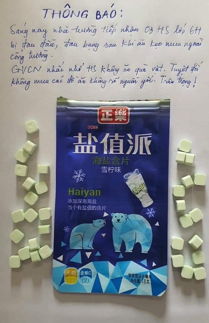 Mối nguy từ đồ ăn vặt cổng trường học: Cách nào bảo vệ con?- Ảnh 1.