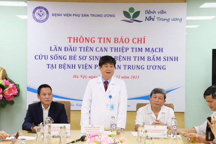 Lần đầu tiên mổ lấy thai và can thiệp tim mạch cùng kích hoạt ngay tại phòng mổ Bệnh viện Phụ sản TW- Ảnh 1.