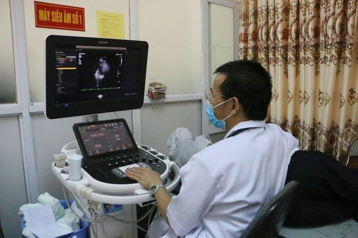 Bác sĩ khuyến cáo về các biến chứng của bệnh cúm mùa ở người cao tuổi- Ảnh 2. Bác sĩ khuyến cáo về các biến chứng của bệnh cúm mùa ở người cao tuổi- Ảnh 2.