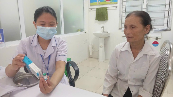 Bác sĩ khuyến cáo về các biến chứng của bệnh cúm mùa ở người cao tuổi- Ảnh 3. Bác sĩ khuyến cáo về các biến chứng của bệnh cúm mùa ở người cao tuổi- Ảnh 3.