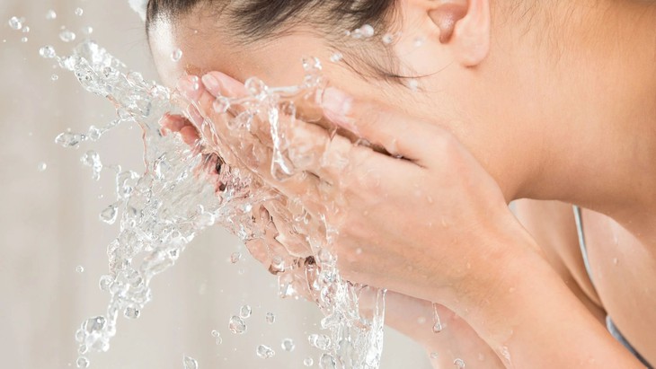 Chuyên gia khuyến cáo 5 cách giữ làn da căng mịn- Ảnh 1.