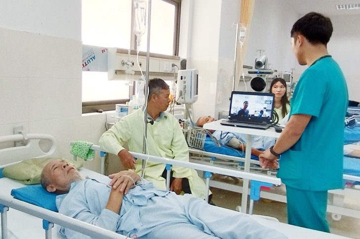 Ngành y tế quyết liệt đưa ứng dụng công nghệ thông tin vào khám, chữa bệnh- Ảnh 1. Ngành y tế quyết liệt đưa ứng dụng công nghệ thông tin vào khám, chữa bệnh- Ảnh 1.