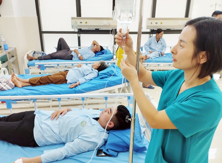Ngành y tế quyết liệt đưa ứng dụng công nghệ thông tin vào khám, chữa bệnh- Ảnh 2. Ngành y tế quyết liệt đưa ứng dụng công nghệ thông tin vào khám, chữa bệnh- Ảnh 2.