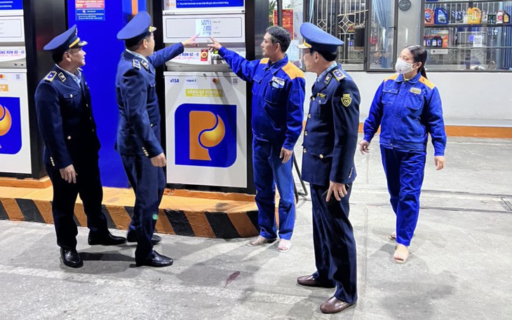 Xử phạt hơn 30 triệu đồng cửa hàng xăng dầu gian lận ở Thái Bình