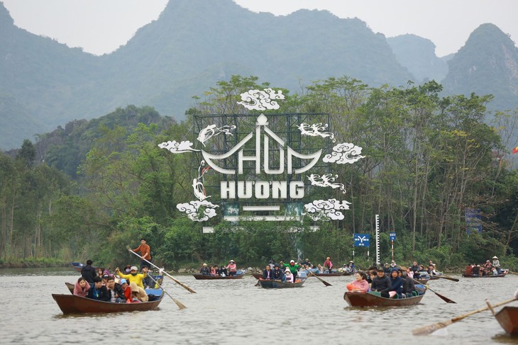 Những lễ hội mùa xuân nổi tiếng ở Việt Nam hãy một lần trải nghiệm sau Tết Nguyên đán - Ảnh 2. Những lễ hội mùa xuân nổi tiếng ở Việt Nam hãy một lần trải nghiệm sau Tết Nguyên đán - Ảnh 2.