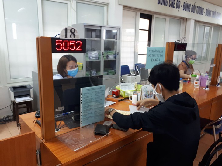 Còn hơn 414.000 lao động chưa được hưởng hỗ trợ từ Quỹ Bảo hiểm thất nghiệp
- Ảnh 1. Còn hơn 414.000 lao động chưa được hưởng hỗ trợ từ Quỹ Bảo hiểm thất nghiệp
- Ảnh 1.