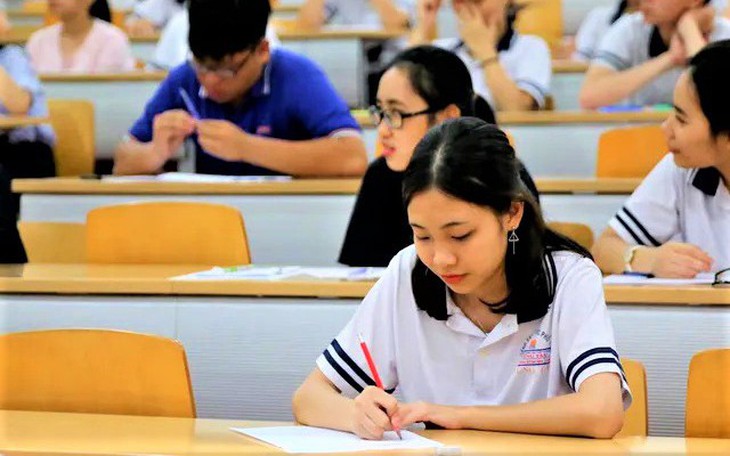 Thí sinh có nên tham gia các ‘lò luyện’ thi đánh giá năng lực online?