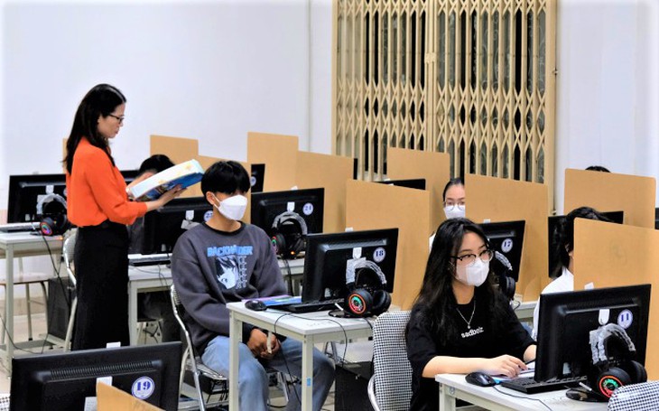Thí sinh có nên tham gia các "lò luyện" thi đánh giá năng lực online? - Ảnh 2.