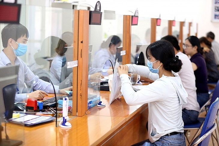 BHXH Việt Nam đã giảm đóng, chi hỗ trợ doanh nghiệp và người lao động trên 45.444 tỷ đồng - Ảnh 1. BHXH Việt Nam đã giảm đóng, chi hỗ trợ doanh nghiệp và người lao động trên 45.444 tỷ đồng - Ảnh 1.