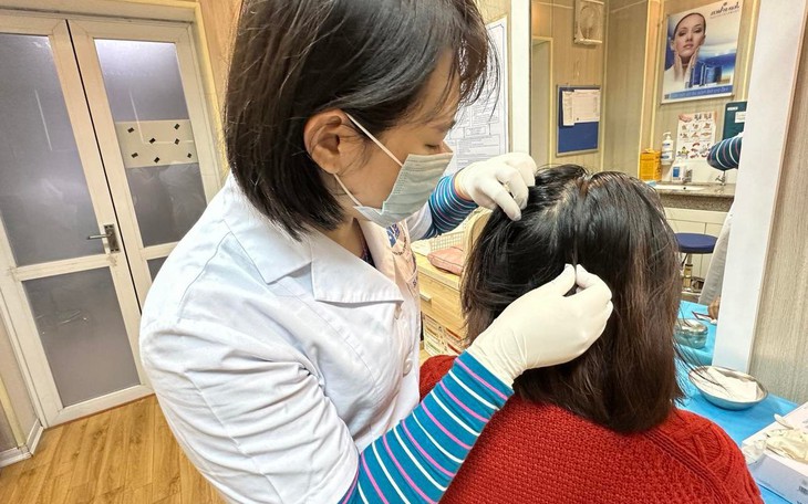 Tóc bạc sớm có sao không?