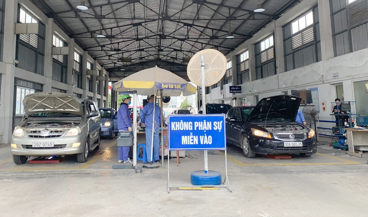 Hà Nội yêu cầu khắc phục những bất cập trong hoạt động đăng kiểm, tăng cường quản lý đào tạo lái xe - Ảnh 1. Hà Nội yêu cầu khắc phục những bất cập trong hoạt động đăng kiểm, tăng cường quản lý đào tạo lái xe - Ảnh 1.