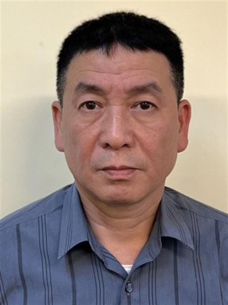 Bắt tạm giam nguyên Chủ tịch Hội đồng thành viên Nhà Xuất bản giáo dục Việt Nam - Ảnh 3. Bắt tạm giam nguyên Chủ tịch Hội đồng thành viên Nhà Xuất bản giáo dục Việt Nam - Ảnh 3.
