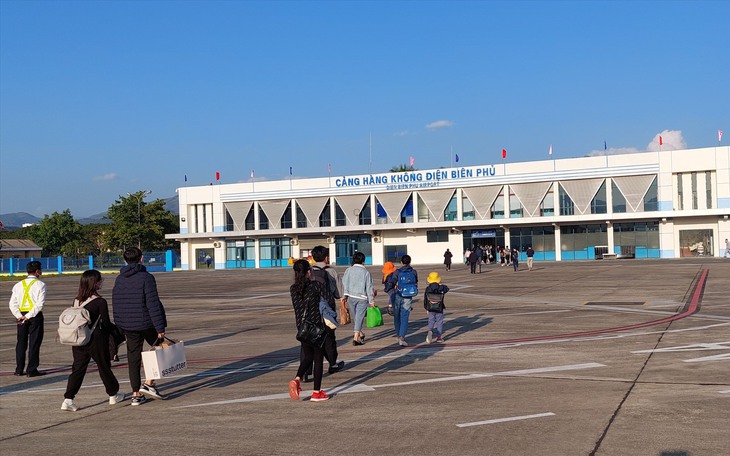 Sân bay Điện Biên lùi thời gian đóng cửa