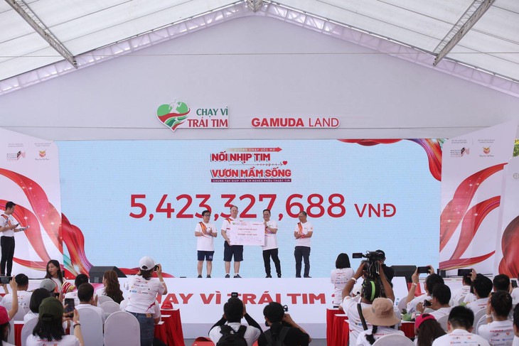 Gần 10 nghìn người tham gia "Chạy Vì Trái Tim 2023" gây quỹ phẫu thuật tim cho trẻ em tại Việt Nam - Ảnh 1.
