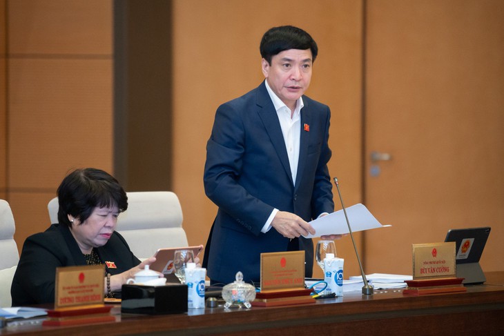 Luật Khám bệnh, chữa bệnh (sửa đổi) được Quốc hội xem xét kỹ lưỡng, cân nhắc thận trọng, toàn diện - Ảnh 3. Luật Khám bệnh, chữa bệnh (sửa đổi) được Quốc hội xem xét kỹ lưỡng, cân nhắc thận trọng, toàn diện - Ảnh 3.