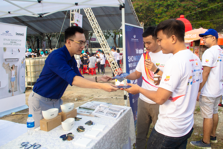 Gần 10 nghìn người tham gia "Chạy Vì Trái Tim 2023" gây quỹ phẫu thuật tim cho trẻ em tại Việt Nam - Ảnh 3.