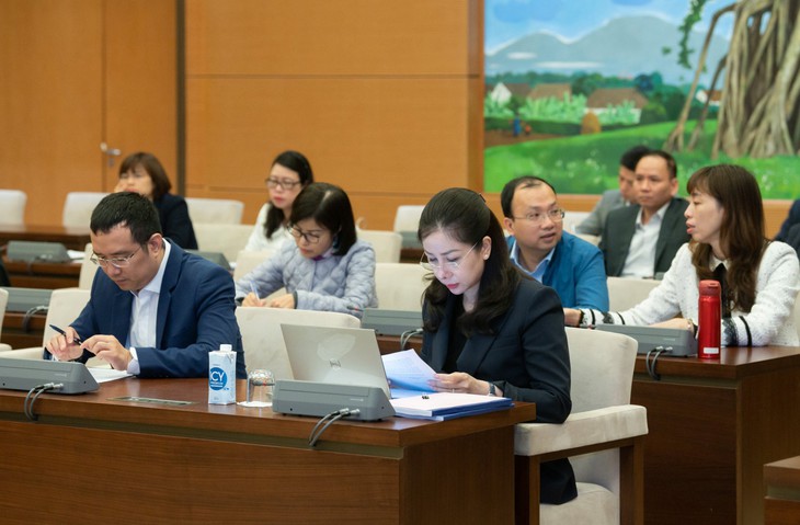 Luật Khám bệnh, chữa bệnh (sửa đổi) được Quốc hội xem xét kỹ lưỡng, cân nhắc thận trọng, toàn diện - Ảnh 4. Luật Khám bệnh, chữa bệnh (sửa đổi) được Quốc hội xem xét kỹ lưỡng, cân nhắc thận trọng, toàn diện - Ảnh 4.