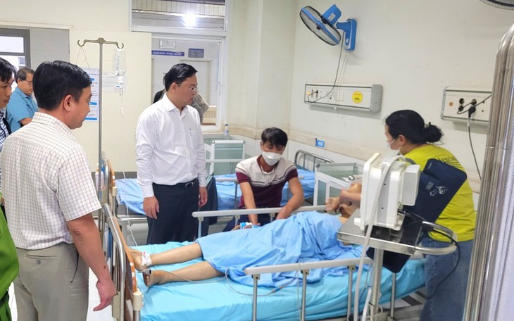 Tập trung thuốc men, thiết bị y tế cứu chữa nạn nhân vụ TNGT nghiêm trọng ở Quảng Nam