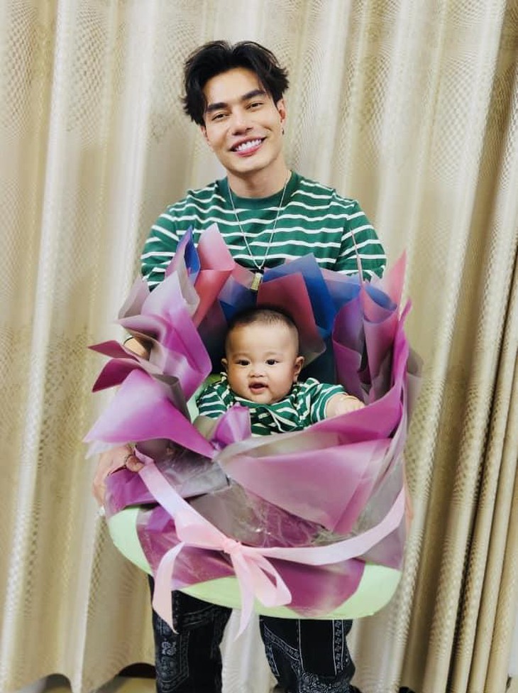 Sao Việt khoe quà valentine, "độc, lạ" nhất là món quà của Lê Dương Bảo Lâm tặng vợ - Ảnh 11.