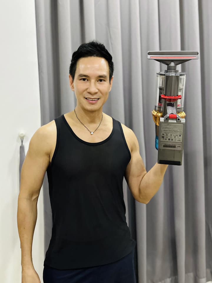 Sao Việt khoe quà valentine, "độc, lạ" nhất là món quà của Lê Dương Bảo Lâm tặng vợ - Ảnh 9.