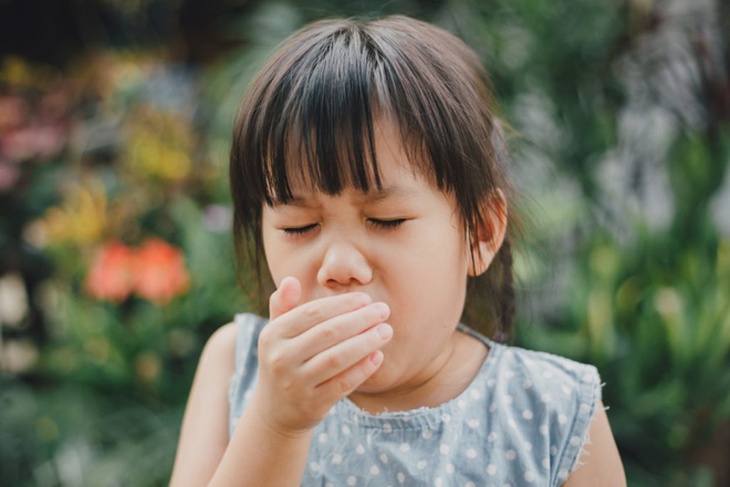 Viêm đường hô hấp trên ở trẻ, cha mẹ cần cảnh giác với các biến chứng - Ảnh 2.