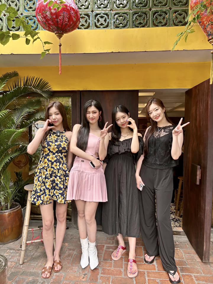 Thưởng thức ẩm thực Việt cùng dàn Hoa hậu Hàn Quốc, Phương Nhi ngượng ngùng khi nhắc người yêu tin đồn - Ảnh 2. Thưởng thức ẩm thực Việt cùng dàn Hoa hậu Hàn Quốc, Phương Nhi ngượng ngùng khi nhắc người yêu tin đồn - Ảnh 2.