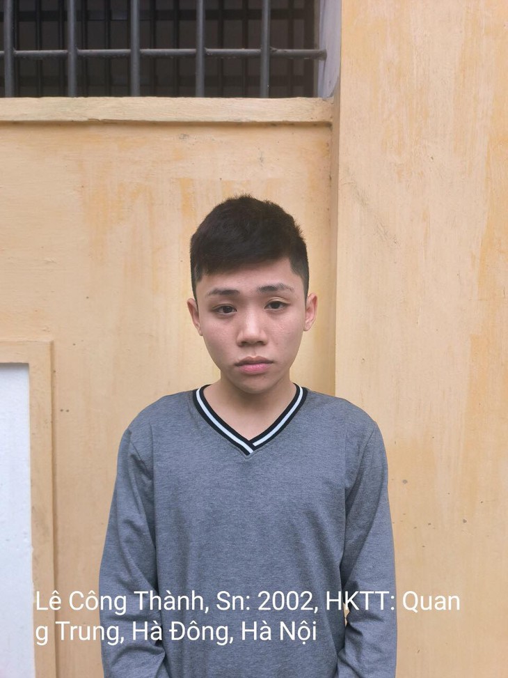 Tạm giữ 2 nhóm thanh niên mang ‘bom xăng’ đi hỗn chiến - Ảnh 2. Tạm giữ 2 nhóm thanh niên mang ‘bom xăng’ đi hỗn chiến - Ảnh 2.