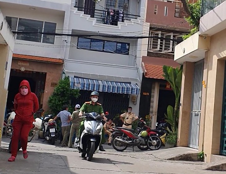 Bé gái 7 tháng tuổi tử vong ở TP.HCM: Không có dấu hiệu bị bầm hay có vết thương bên ngoài - Ảnh 1.
