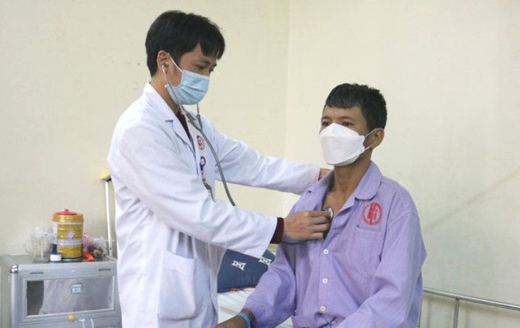 Chạy đua cùng thời gian, cứu người đàn ông bị vỡ ruột, gãy cột sống thắt lưng thoát khỏi cửa tử - Ảnh 1. Chạy đua cùng thời gian, cứu người đàn ông bị vỡ ruột, gãy cột sống thắt lưng thoát khỏi cửa tử - Ảnh 1.
