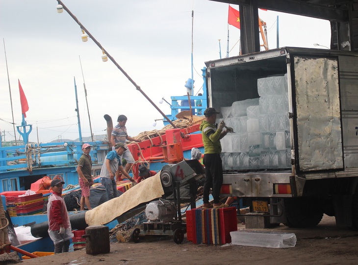 Trúng lộc đầu năm, ngư dân Khánh Hòa xúc động cảm ơn “mẹ biển” - Ảnh 5.