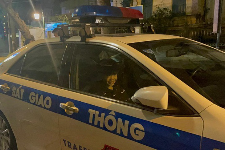 Tạm giữ xe khách chở nhiều học sinh do tài xế vi phạm nồng độ cồn - Ảnh 3. Tạm giữ xe khách chở nhiều học sinh do tài xế vi phạm nồng độ cồn - Ảnh 3.