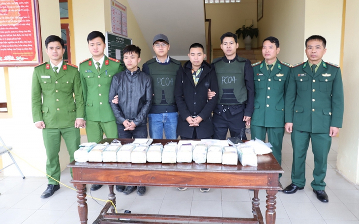 Phá đường dây ma túy xuyên biên giới, bắt 5 đối tượng, thu 5.600 viên ma tuý