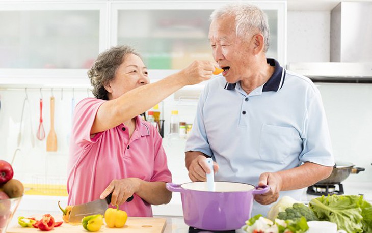 Bữa sáng giàu dinh dưỡng, dễ tiêu hóa cho người lớn tuổi - Ảnh 2. Bữa sáng giàu dinh dưỡng, dễ tiêu hóa cho người lớn tuổi - Ảnh 2.