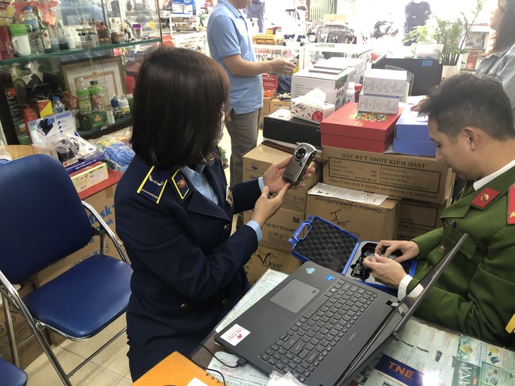Phát hiệu nhiều sai phạm trong kinh doanh thiết bị đo nồng độ cồn tại Hà Nội - Ảnh 3. Phát hiệu nhiều sai phạm trong kinh doanh thiết bị đo nồng độ cồn tại Hà Nội - Ảnh 3.