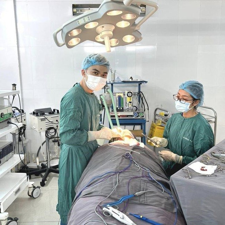 Bác sĩ kể chuyện vui - buồn khi điều trị cho bệnh nhân ung bướu - Ảnh 2.