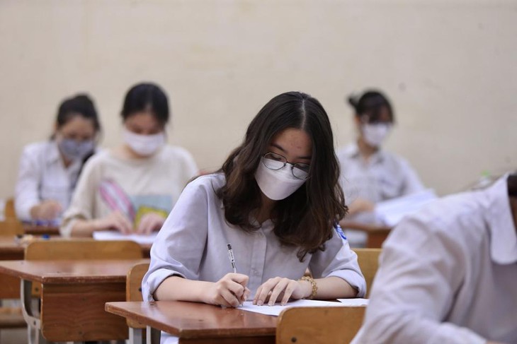 Hà Nội vẫn lừng chừng thi 3 hay 4 môn, nhiều nơi không tổ chức thi mà xét tuyển vào lớp 10 - Ảnh 2.