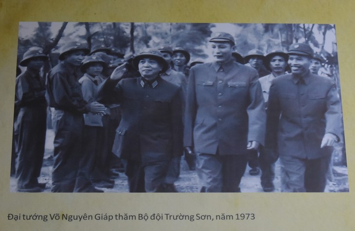 Hiểu hơn về vị tướng Trường Sơn qua những bức ảnh đen trắng - Ảnh 5.
