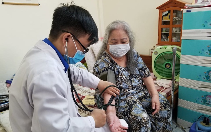 Năm 2023, thu nhập của nhân viên y tế cơ sở, y tế dự phòng được cải thiện mạnh mẽ