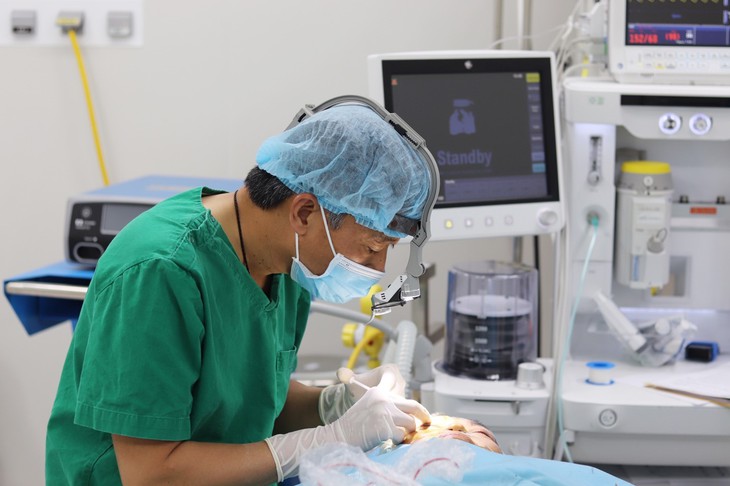 Nhấn mí và cắt mí hỏng, thay đổi cả hồn mắt - Ảnh 4. Nhấn mí và cắt mí hỏng, thay đổi cả hồn mắt - Ảnh 4.