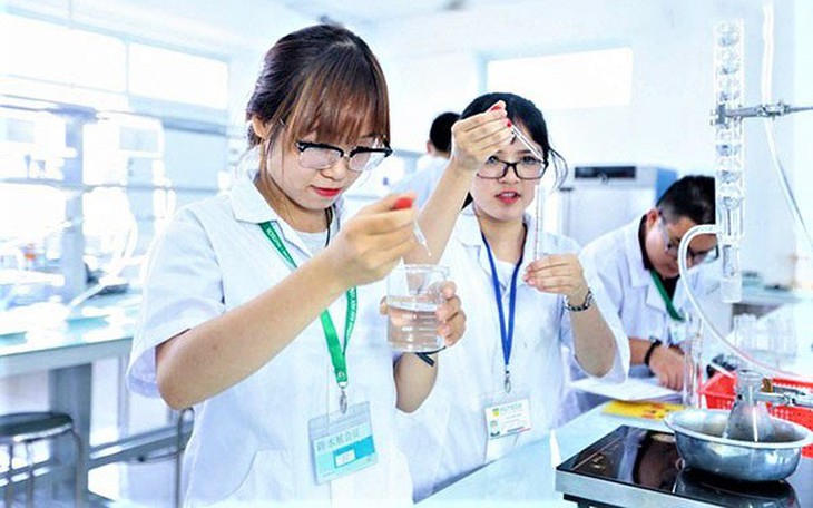 Sinh viên ngành Y, Dược thuộc đối tượng nào được miễn, giảm học phí?