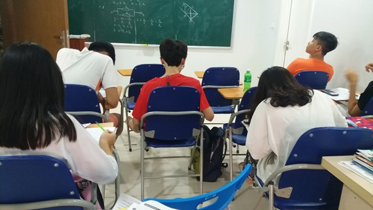 Không được dùng bất cứ hình thức nào để ép buộc gia đình học sinh và học sinh học thêm - Ảnh 2. Không được dùng bất cứ hình thức nào để ép buộc gia đình học sinh và học sinh học thêm - Ảnh 2.