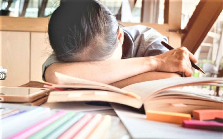 "Không được dùng bất cứ hình thức nào để ép buộc gia đình học sinh và học sinh học thêm"