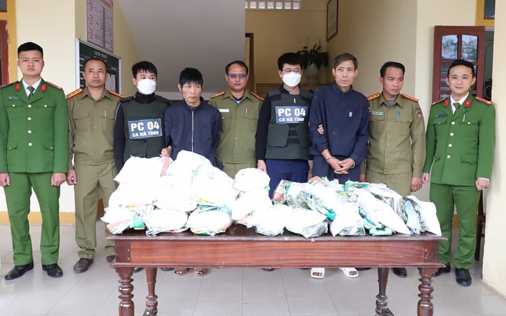 Bắt 2 đối tượng vận chuyển 31 kg ma tuý xuyên biên giới Việt - Lào
